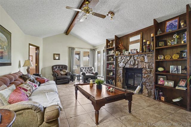 8217 N 165th Avenue, Owasso, OK 74055