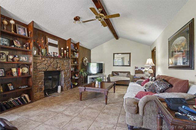 8217 N 165th Avenue, Owasso, OK 74055