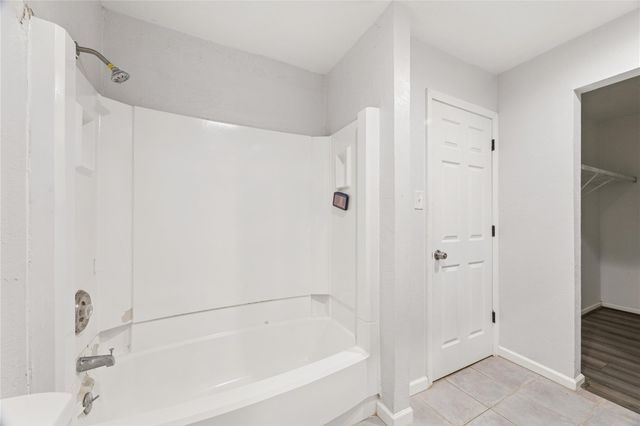 15215 Mcconn Street, Webster, TX 77598