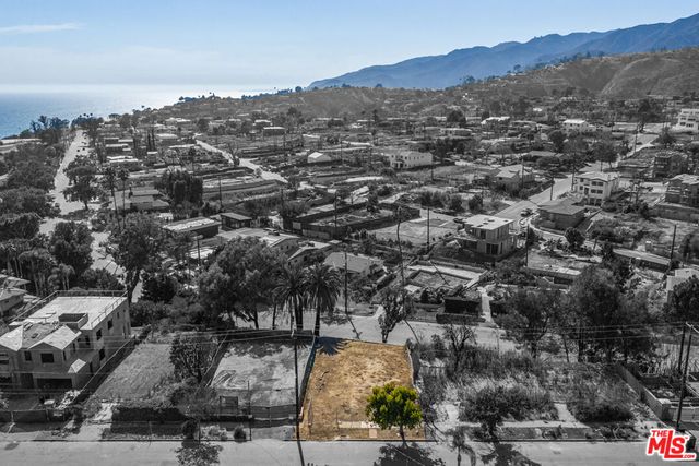 515 N Las Casas Avenue, Los Angeles, CA 90272