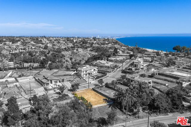 515 N Las Casas Avenue, Los Angeles, CA 90272