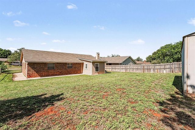 3821 W Oakcliff Drive, Oklahoma City, OK 73135