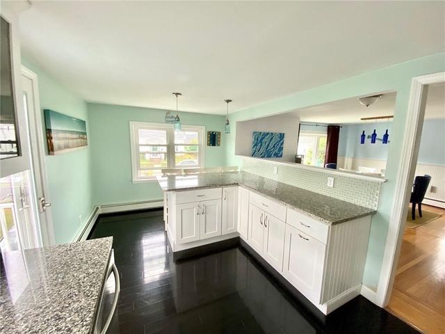 85 Eustis Street, Newport, RI 02840