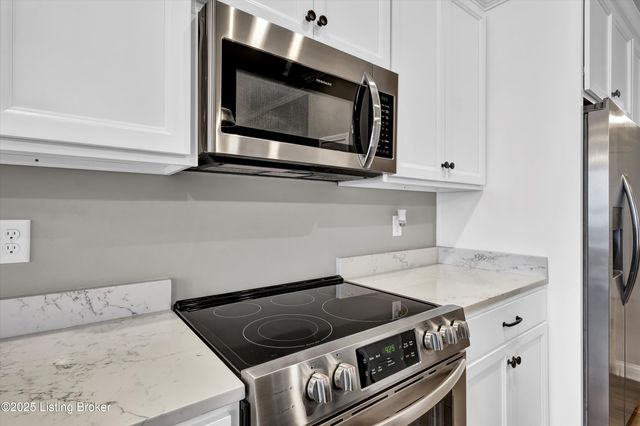 120 Burlington Ct, Mt Washington, KY 40047