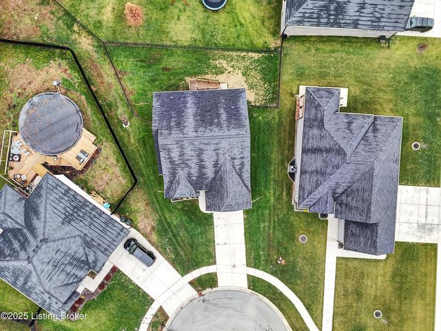 120 Burlington Ct, Mt Washington, KY 40047