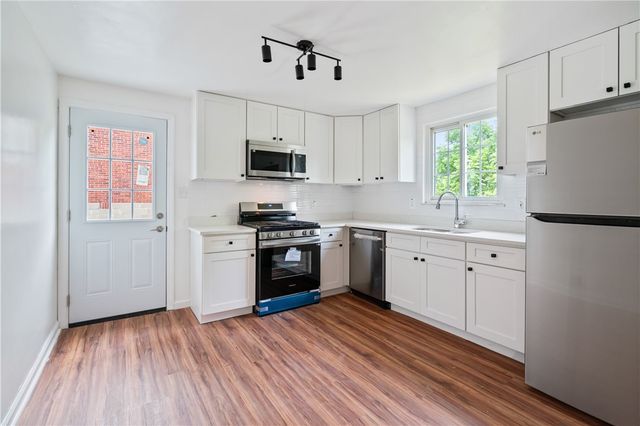 114 Oliver Dr, White Oak, PA 15131