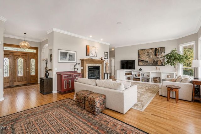 651 Holton Road, Talent, OR 97540