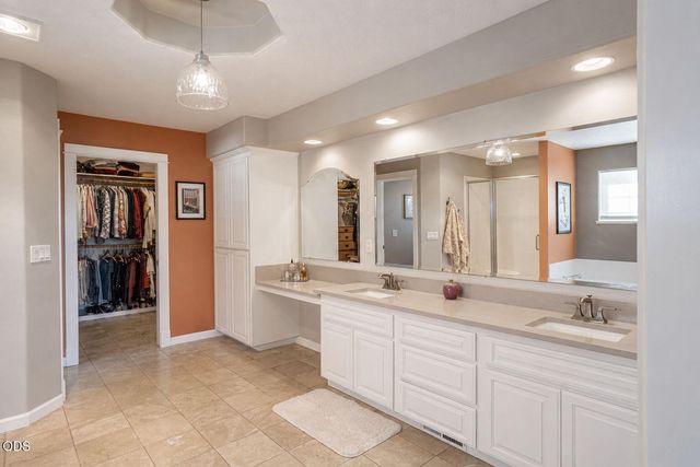 651 Holton Road, Talent, OR 97540