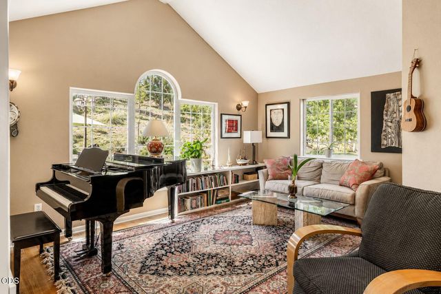 651 Holton Road, Talent, OR 97540