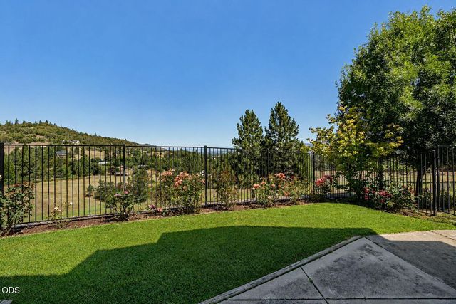 651 Holton Road, Talent, OR 97540