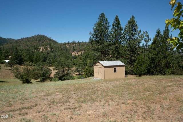 651 Holton Road, Talent, OR 97540