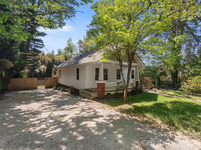 926 W Chapel Road, Asheville, NC 28803
