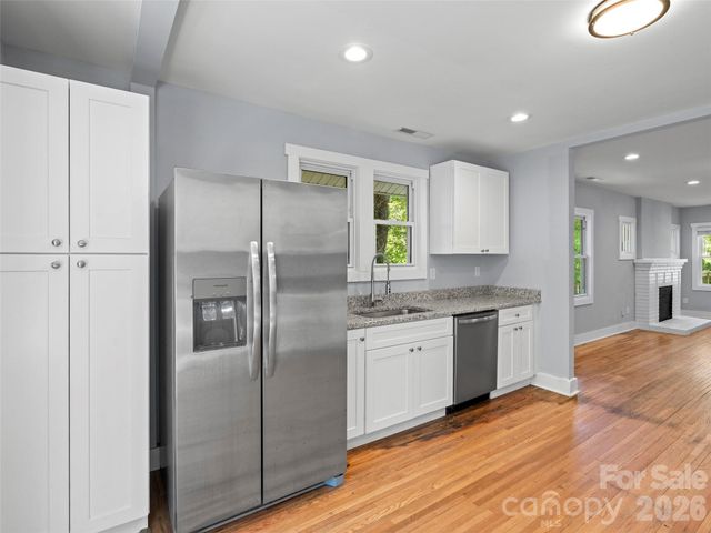 926 W Chapel Road, Asheville, NC 28803
