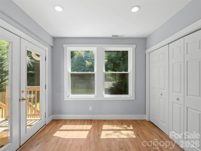 926 W Chapel Road, Asheville, NC 28803