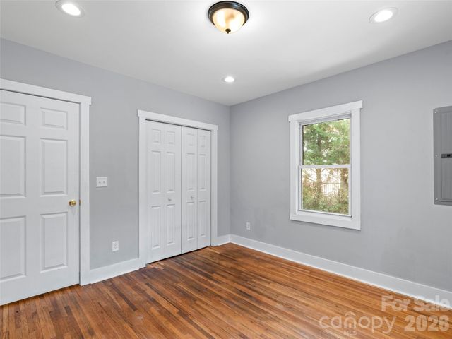 926 W Chapel Road, Asheville, NC 28803