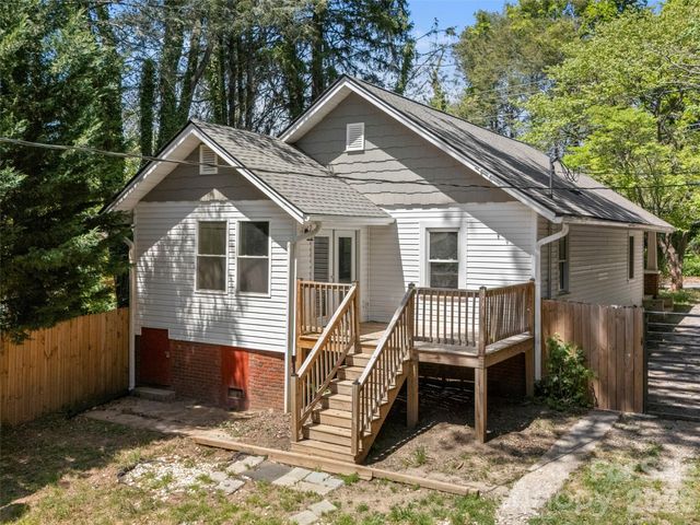 926 W Chapel Road, Asheville, NC 28803
