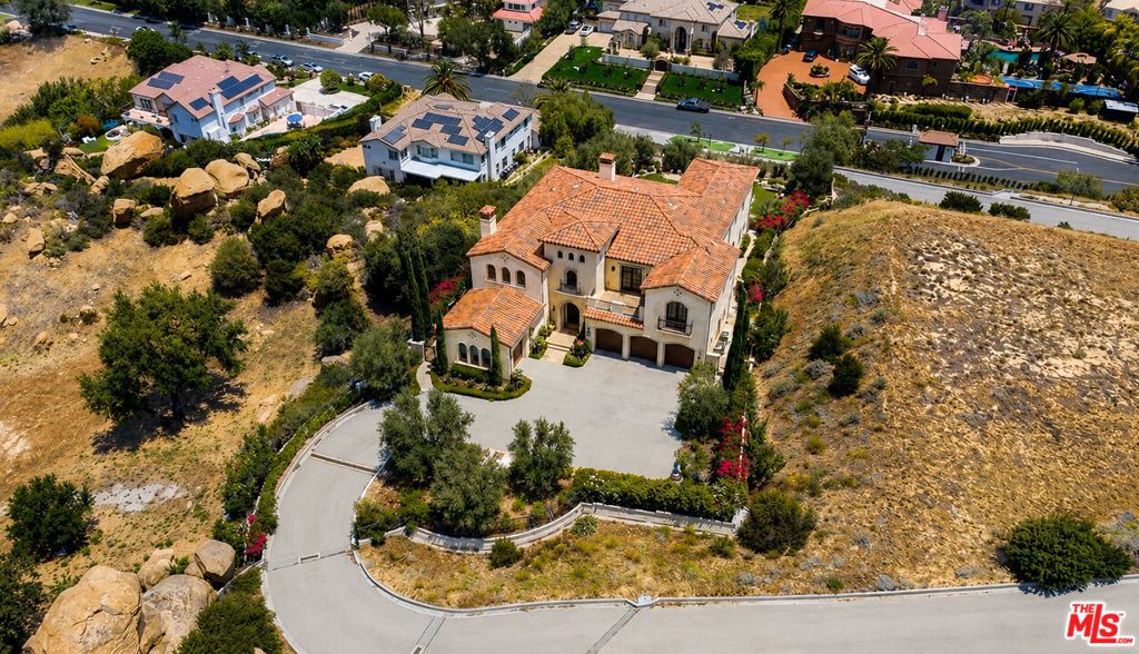 Image 1 of property listing at 11629 Poema Pl., Chatsworth, CA 91311