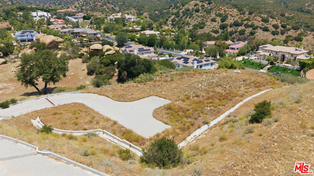 Image 4 of property listing at 11629 Poema Pl., Chatsworth, CA 91311