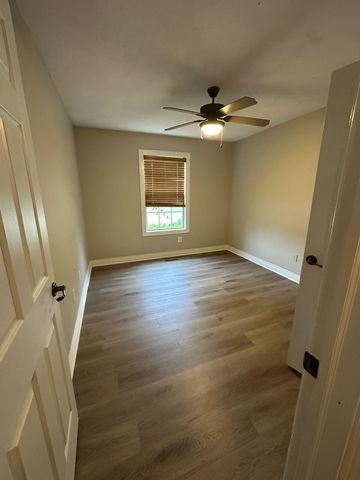 819 S Southgate Drive, Nixa, MO 65714