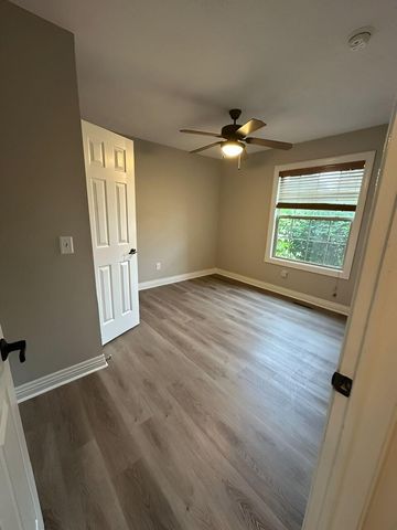 819 S Southgate Drive, Nixa, MO 65714