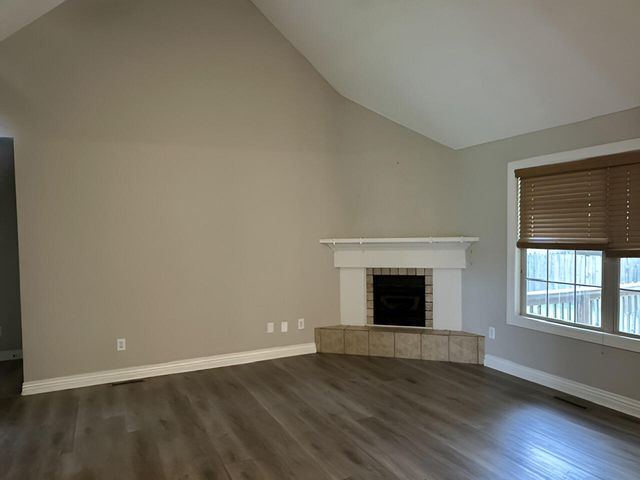 819 S Southgate Drive, Nixa, MO 65714