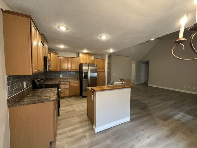 819 S Southgate Drive, Nixa, MO 65714