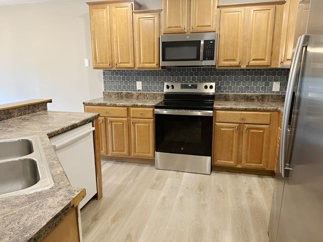 819 S Southgate Drive, Nixa, MO 65714