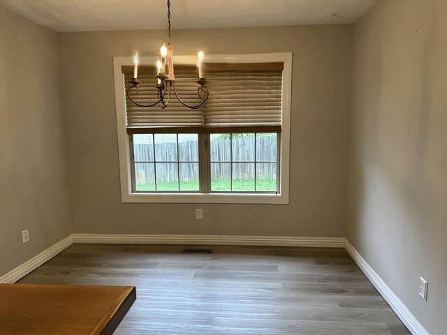 819 S Southgate Drive, Nixa, MO 65714