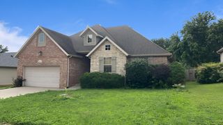 819 S Southgate Drive, Nixa, MO 65714
