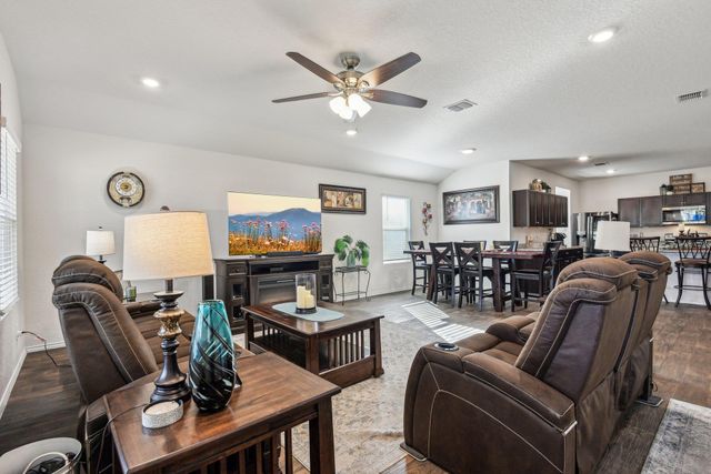 759 Ocelot CT, Seguin, TX 78155