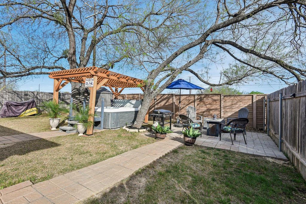 759 Ocelot CT, Seguin, TX 78155
