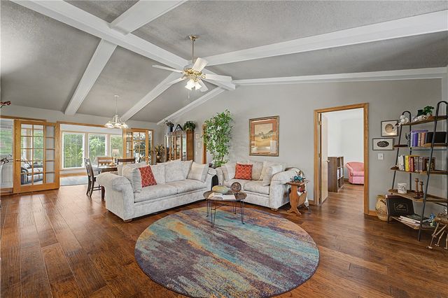 31 Skelton Drive, Bella Vista, AR 72715
