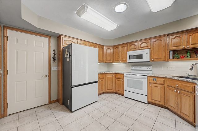 31 Skelton Drive, Bella Vista, AR 72715