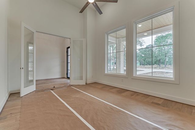 18332 Woodstream Crossing Road, Montgomery, TX 77316