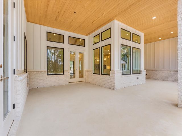 18332 Woodstream Crossing Road, Montgomery, TX 77316