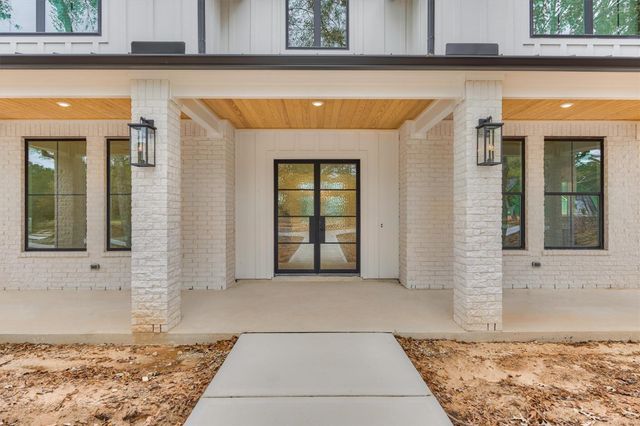 18332 Woodstream Crossing Road, Montgomery, TX 77316