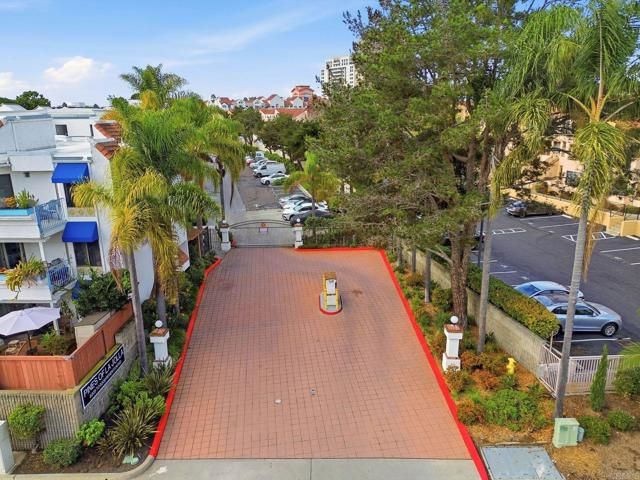 8310 Regents Road 1E, San Diego, CA 92122