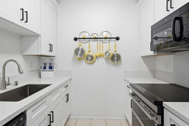 8310 Regents Road 1E, San Diego, CA 92122