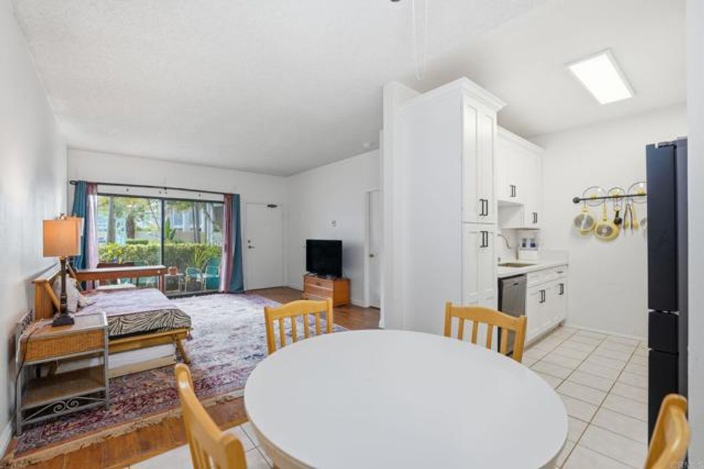 8310 Regents Road 1E, San Diego, CA 92122