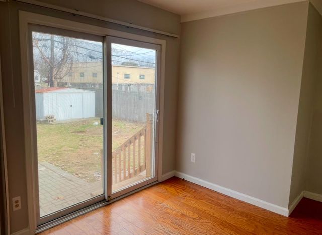 22580 Oaklane Street, Warren, MI 48089