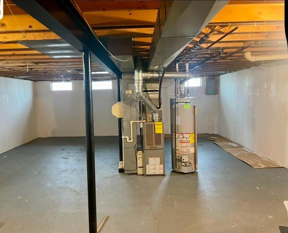 22580 Oaklane Street, Warren, MI 48089