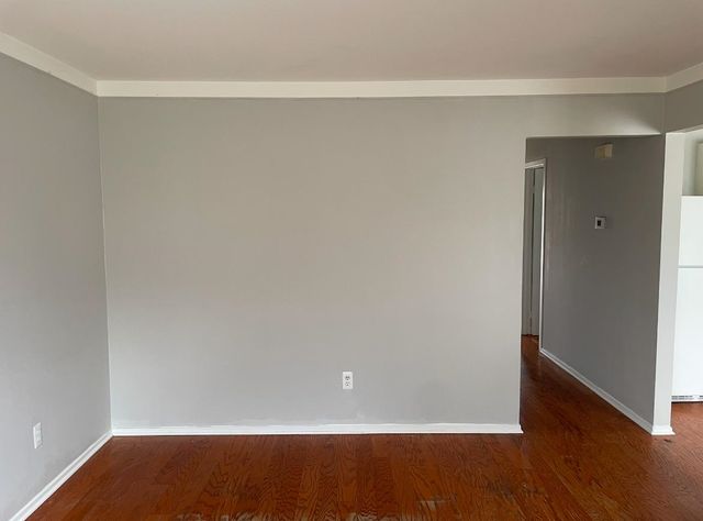 22580 Oaklane Street, Warren, MI 48089