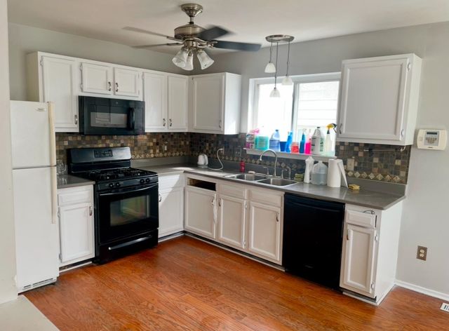 22580 Oaklane Street, Warren, MI 48089