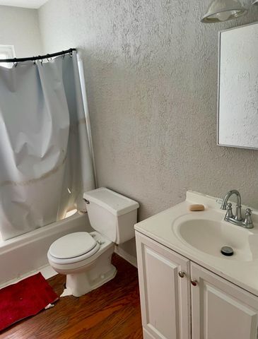 22580 Oaklane Street, Warren, MI 48089