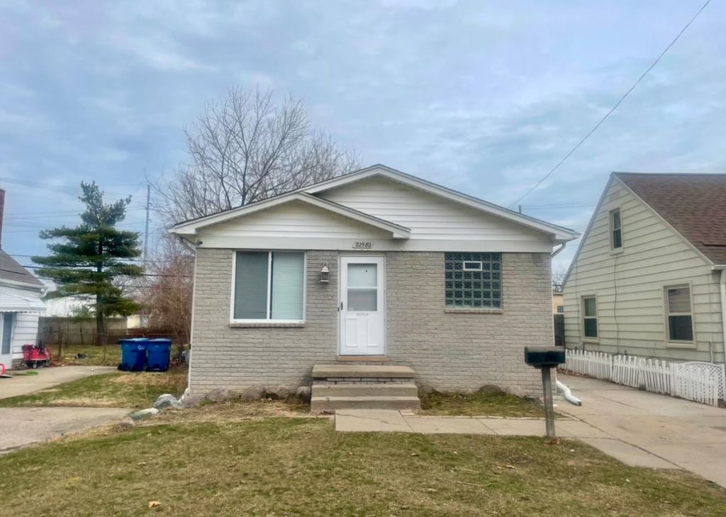 22580 Oaklane Street, Warren, MI 48089