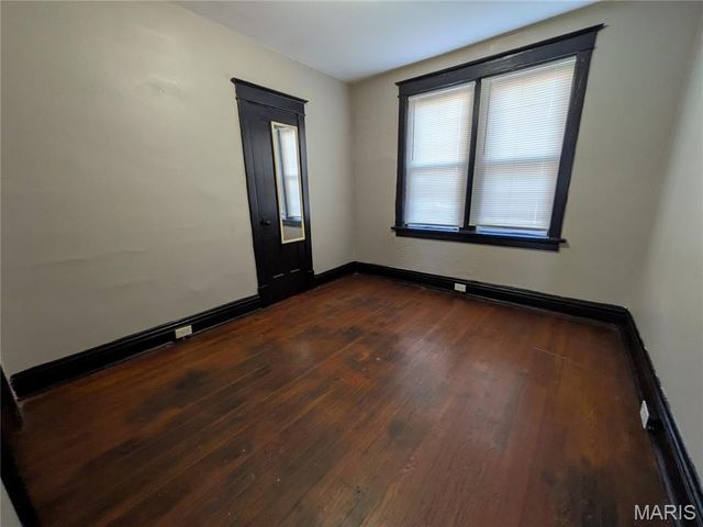 3900 Ray Avenue, St Louis, MO 63116