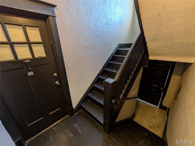 3900 Ray Avenue, St Louis, MO 63116