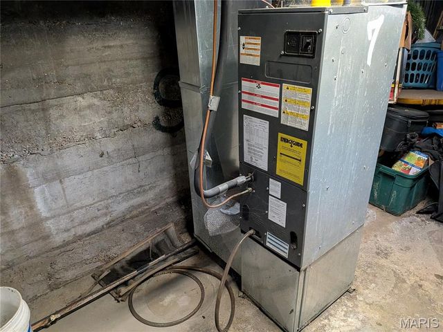 3900 Ray Avenue, St Louis, MO 63116