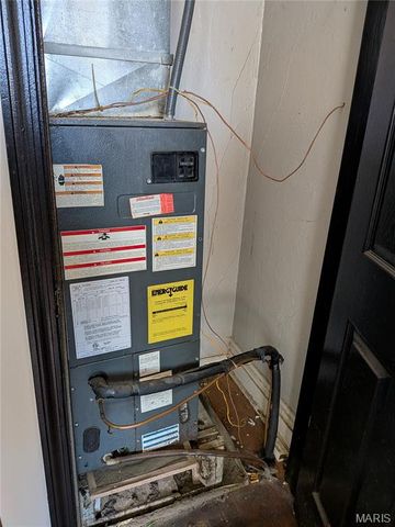 3900 Ray Avenue, St Louis, MO 63116