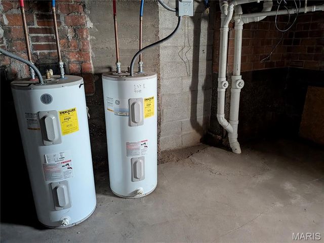 3900 Ray Avenue, St Louis, MO 63116